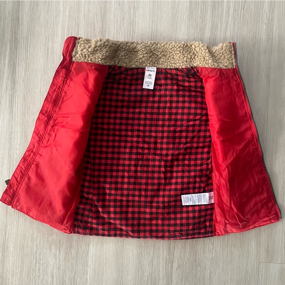 Red Vest with sherpa lined neck - Picture 4 of 4